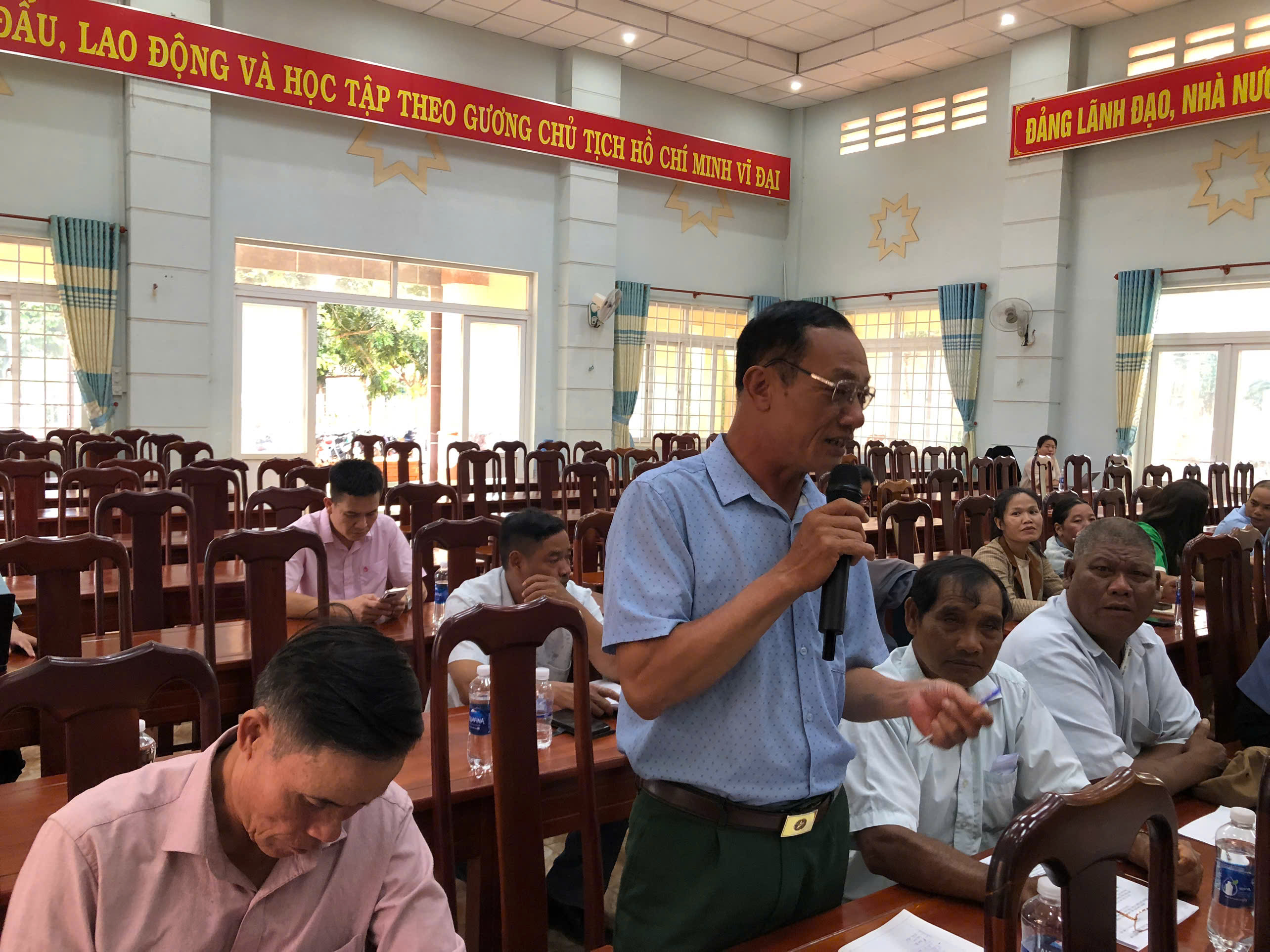 các đại biểu thao luan
